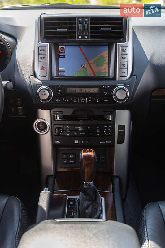 Внедорожник / Кроссовер Toyota Land Cruiser Prado 2011 в Киеве