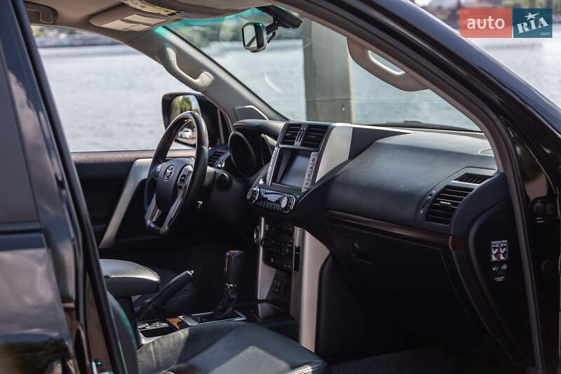 Внедорожник / Кроссовер Toyota Land Cruiser Prado 2011 в Киеве