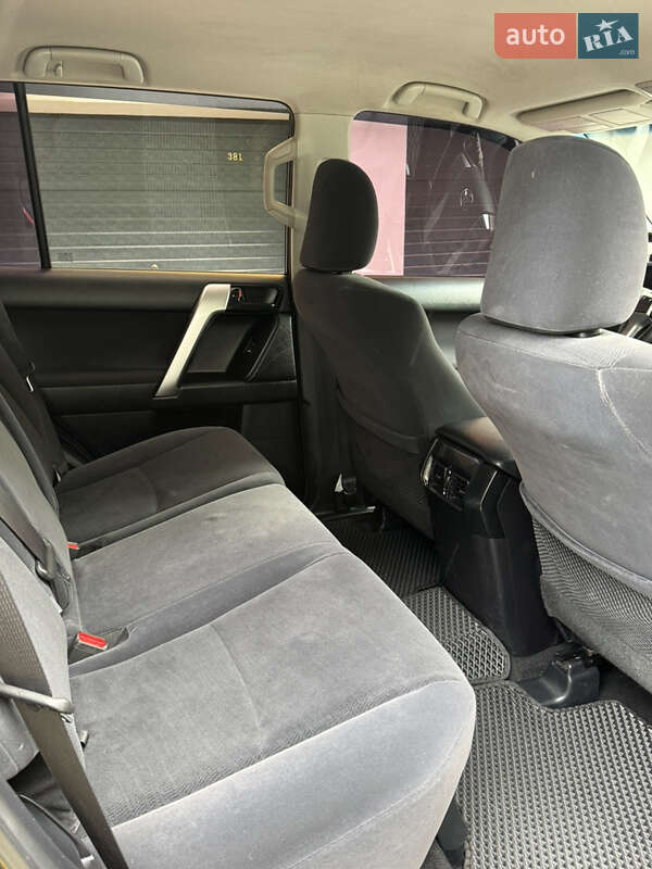 Позашляховик / Кросовер Toyota Land Cruiser Prado 2015 в Дніпрі фото 8 Позашляховик / Кросовер Toyota Land Cruiser Prado 2015 в Дніпрі