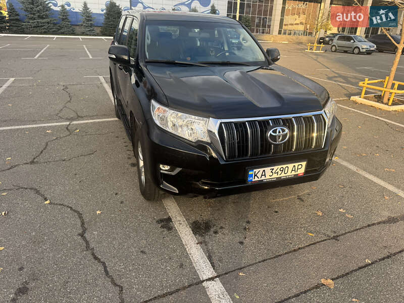 Позашляховик / Кросовер Toyota Land Cruiser Prado 2020 в Києві