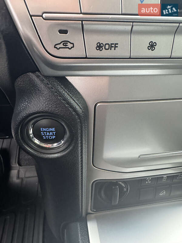 Внедорожник / Кроссовер Toyota Land Cruiser Prado 2019 в Хусте