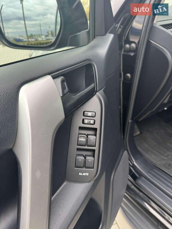 Внедорожник / Кроссовер Toyota Land Cruiser Prado 2019 в Хусте