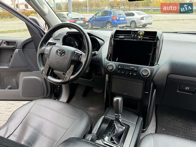 Внедорожник / Кроссовер Toyota Land Cruiser Prado 2010 в Днепре