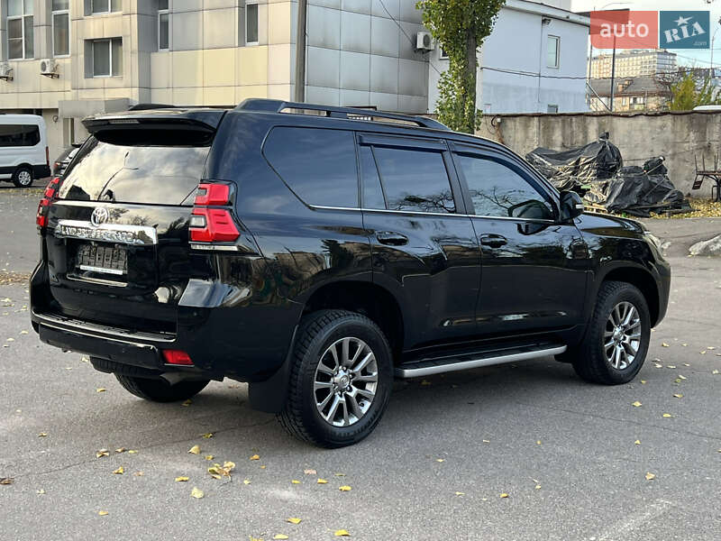 Позашляховик / Кросовер Toyota Land Cruiser Prado 2018 в Києві