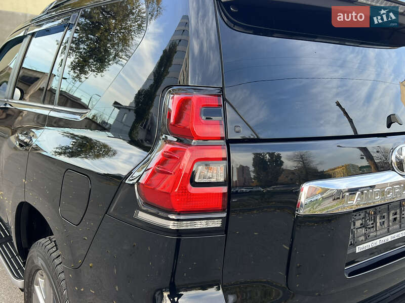 Позашляховик / Кросовер Toyota Land Cruiser Prado 2018 в Києві