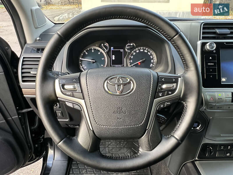 Позашляховик / Кросовер Toyota Land Cruiser Prado 2018 в Києві