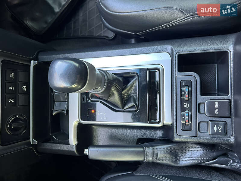 Позашляховик / Кросовер Toyota Land Cruiser Prado 2018 в Києві