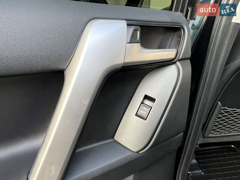 Позашляховик / Кросовер Toyota Land Cruiser Prado 2018 в Києві