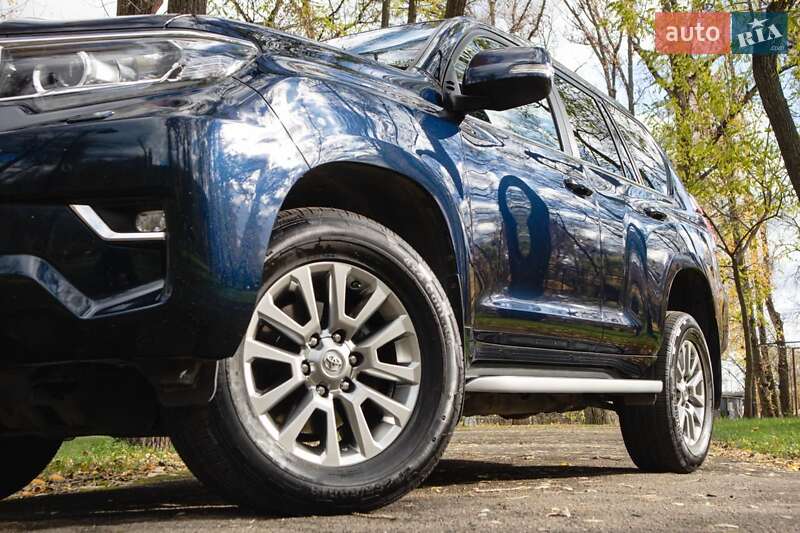 Позашляховик / Кросовер Toyota Land Cruiser Prado 2017 в Києві фото 5 Позашляховик / Кросовер Toyota Land Cruiser Prado 2017 в Києві
