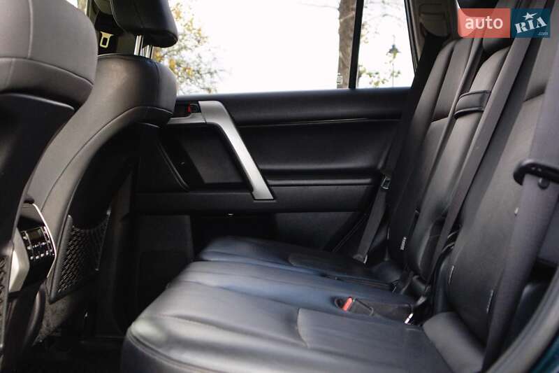 Позашляховик / Кросовер Toyota Land Cruiser Prado 2017 в Києві фото 29 Позашляховик / Кросовер Toyota Land Cruiser Prado 2017 в Києві