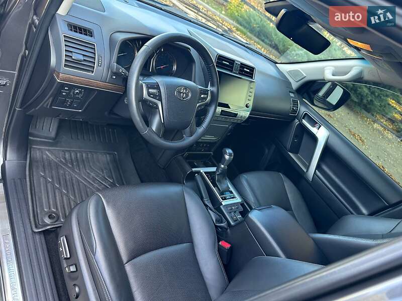 Внедорожник / Кроссовер Toyota Land Cruiser Prado 2023 в Днепре