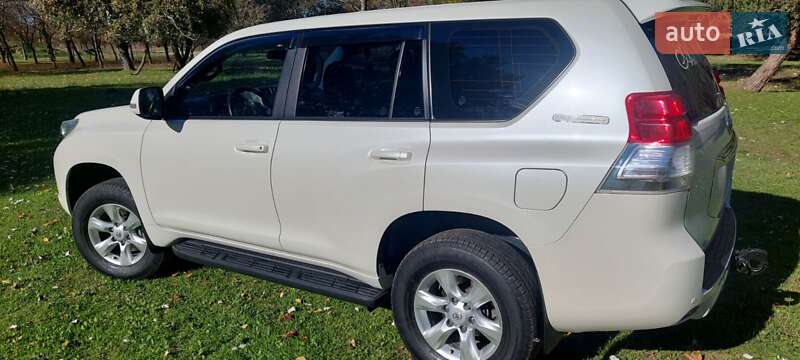 Внедорожник / Кроссовер Toyota Land Cruiser Prado 2010 в Рени
