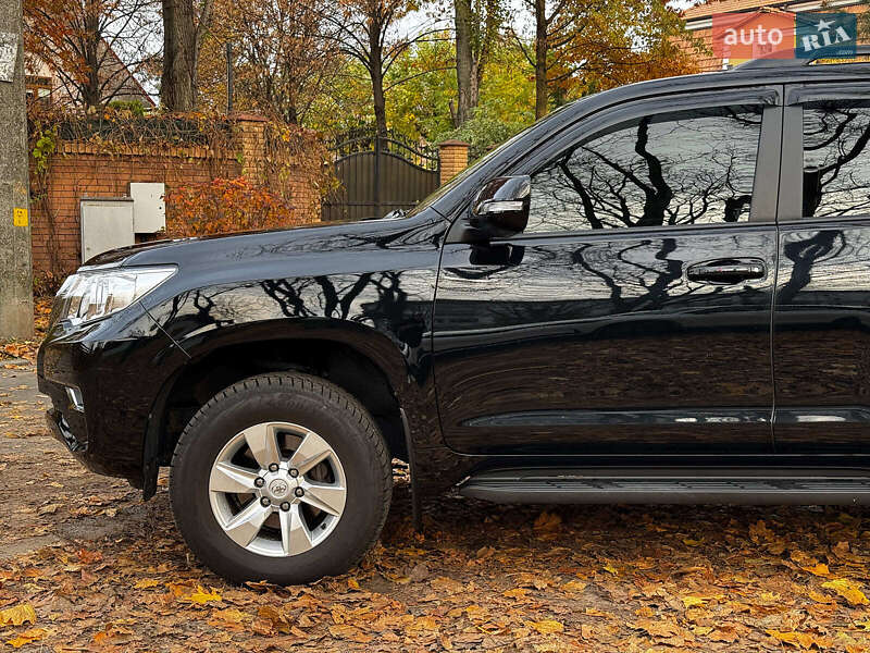 Внедорожник / Кроссовер Toyota Land Cruiser Prado 2018 в Киеве фото 10 Внедорожник / Кроссовер Toyota Land Cruiser Prado 2018 в Киеве