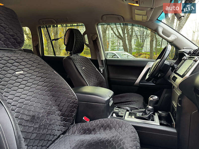 Внедорожник / Кроссовер Toyota Land Cruiser Prado 2018 в Киеве фото 28 Внедорожник / Кроссовер Toyota Land Cruiser Prado 2018 в Киеве