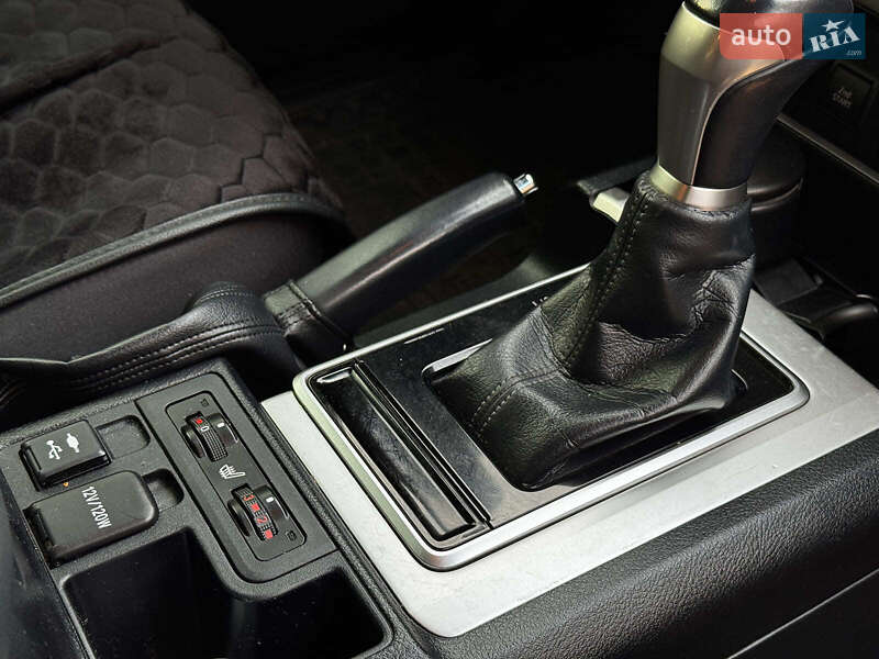 Внедорожник / Кроссовер Toyota Land Cruiser Prado 2018 в Киеве фото 31 Внедорожник / Кроссовер Toyota Land Cruiser Prado 2018 в Киеве