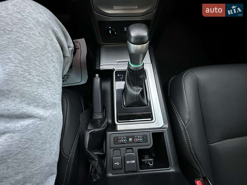 Позашляховик / Кросовер Toyota Land Cruiser Prado 2020 в Мукачевому