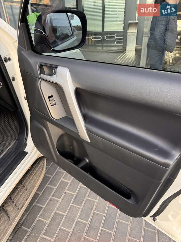 Внедорожник / Кроссовер Toyota Land Cruiser Prado 2020 в Николаеве фото 33 Внедорожник / Кроссовер Toyota Land Cruiser Prado 2020 в Николаеве