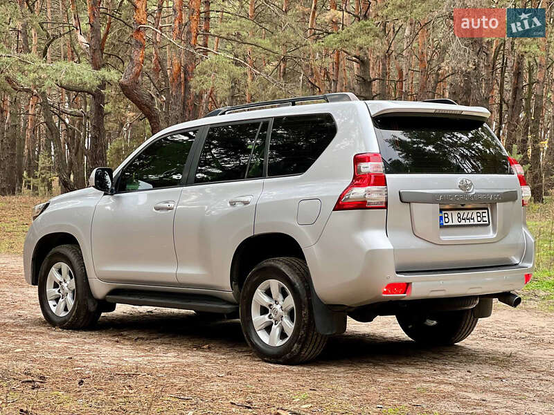 Внедорожник / Кроссовер Toyota Land Cruiser Prado 2017 в Горишних Плавнях