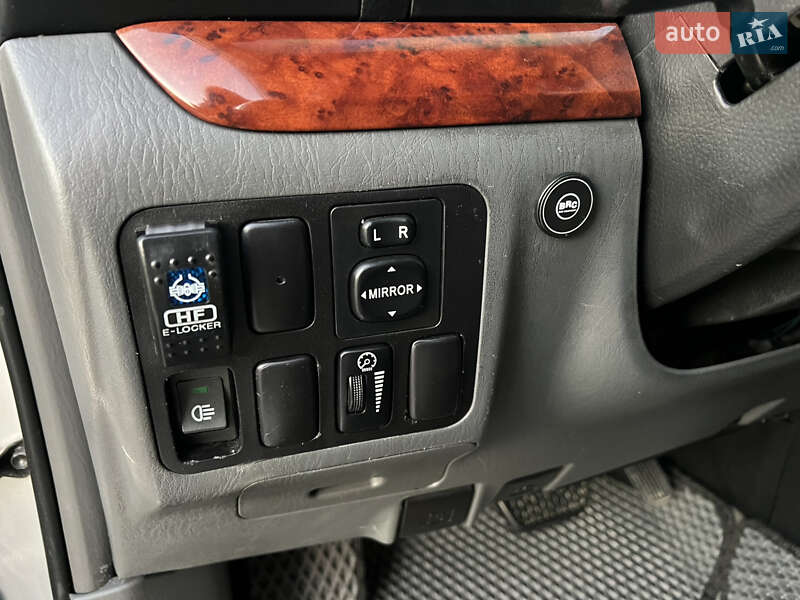 Внедорожник / Кроссовер Toyota Land Cruiser Prado 2006 в Сваляве