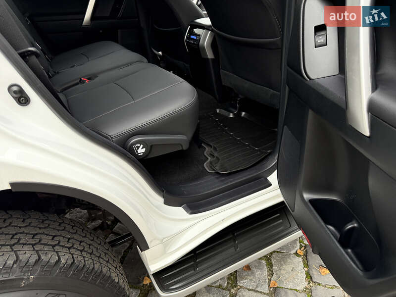 Позашляховик / Кросовер Toyota Land Cruiser Prado 2020 в Києві