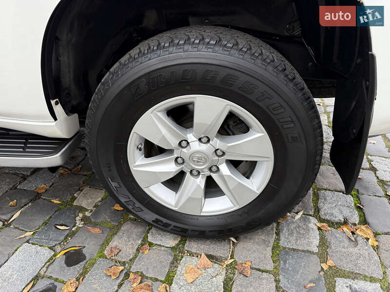 Позашляховик / Кросовер Toyota Land Cruiser Prado 2020 в Києві