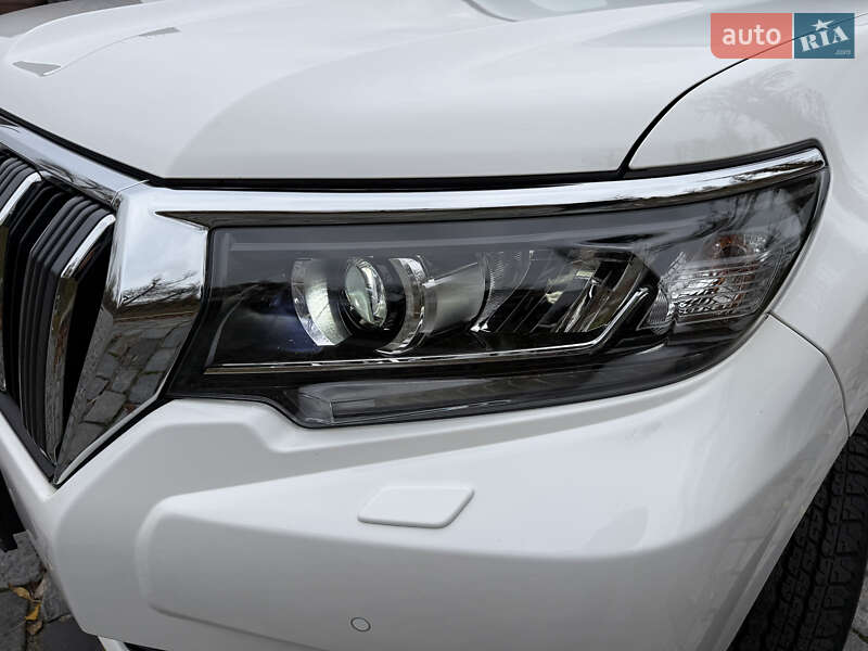 Позашляховик / Кросовер Toyota Land Cruiser Prado 2020 в Києві