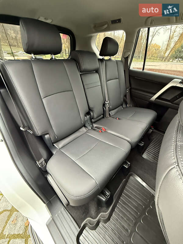 Позашляховик / Кросовер Toyota Land Cruiser Prado 2020 в Києві