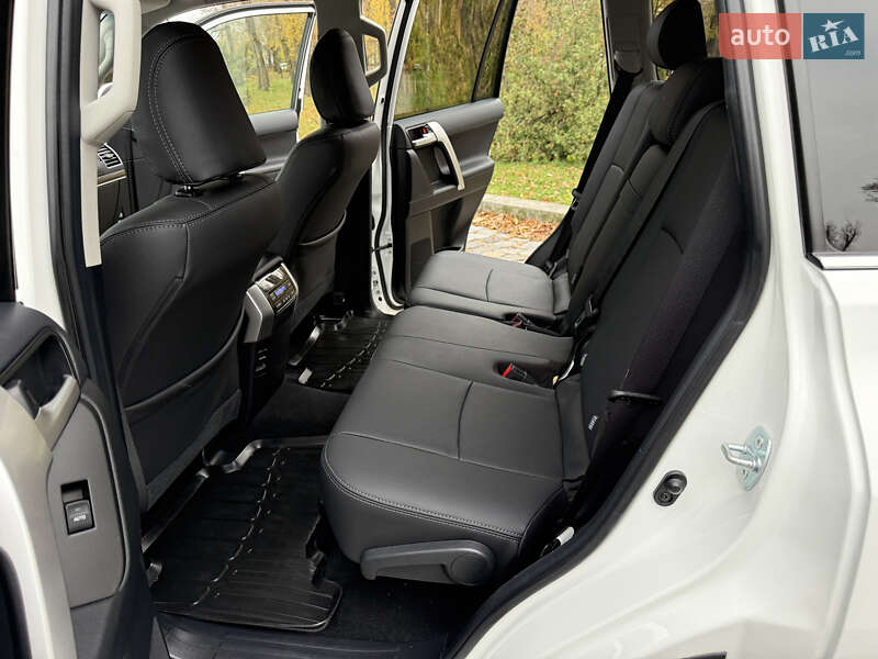 Позашляховик / Кросовер Toyota Land Cruiser Prado 2020 в Києві