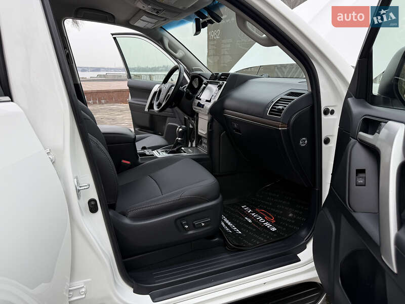 Позашляховик / Кросовер Toyota Land Cruiser Prado 2020 в Києві
