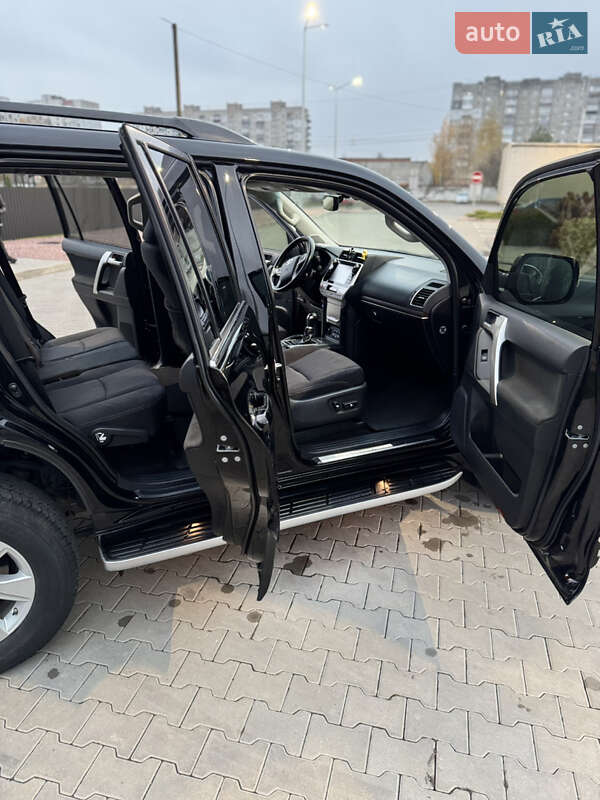 Внедорожник / Кроссовер Toyota Land Cruiser Prado 2020 в Хмельницком