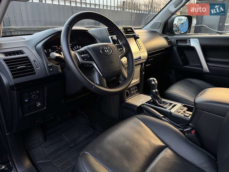 Внедорожник / Кроссовер Toyota Land Cruiser Prado 2019 в Киеве