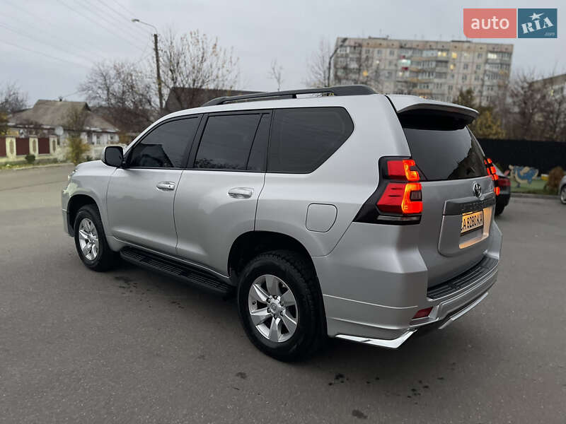 Позашляховик / Кросовер Toyota Land Cruiser Prado 2018 в Миронівці