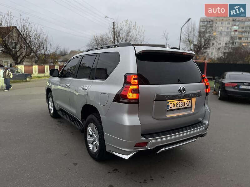 Позашляховик / Кросовер Toyota Land Cruiser Prado 2018 в Миронівці