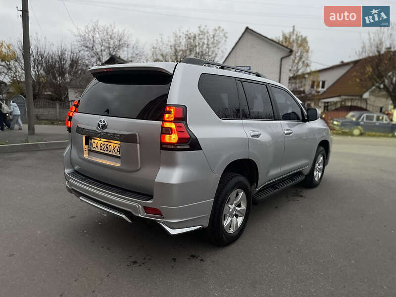 Позашляховик / Кросовер Toyota Land Cruiser Prado 2018 в Миронівці