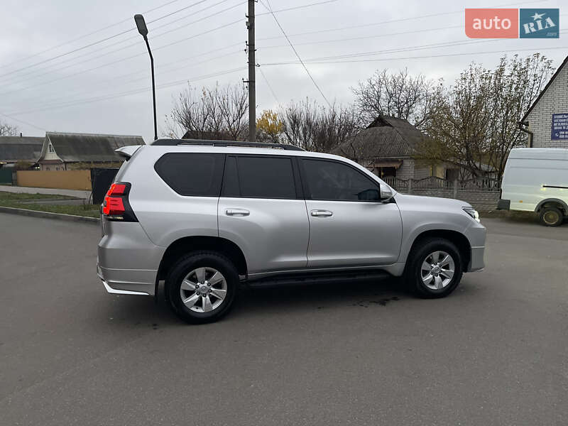 Позашляховик / Кросовер Toyota Land Cruiser Prado 2018 в Миронівці