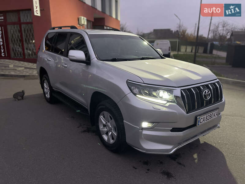 Позашляховик / Кросовер Toyota Land Cruiser Prado 2018 в Миронівці