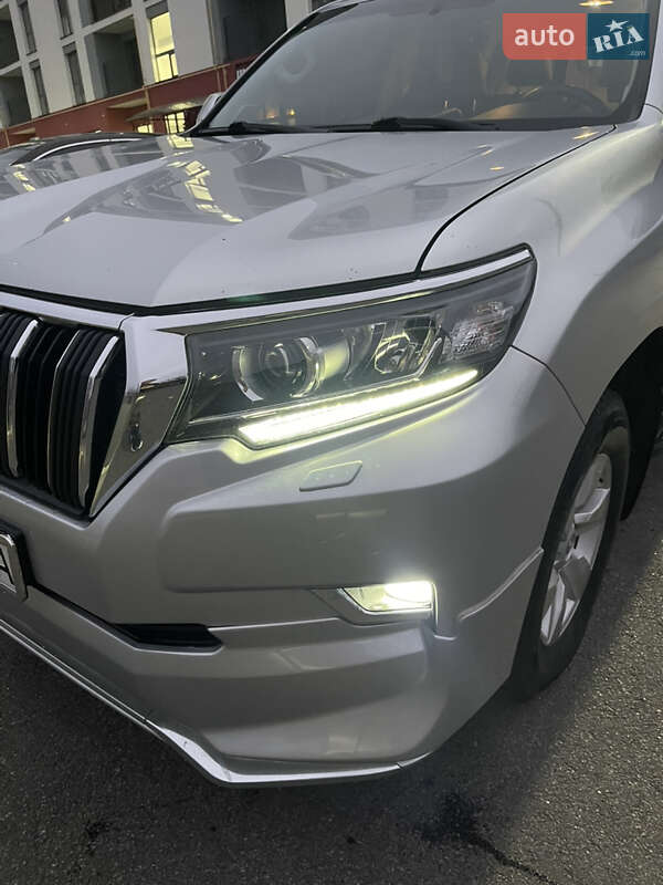 Позашляховик / Кросовер Toyota Land Cruiser Prado 2018 в Миронівці