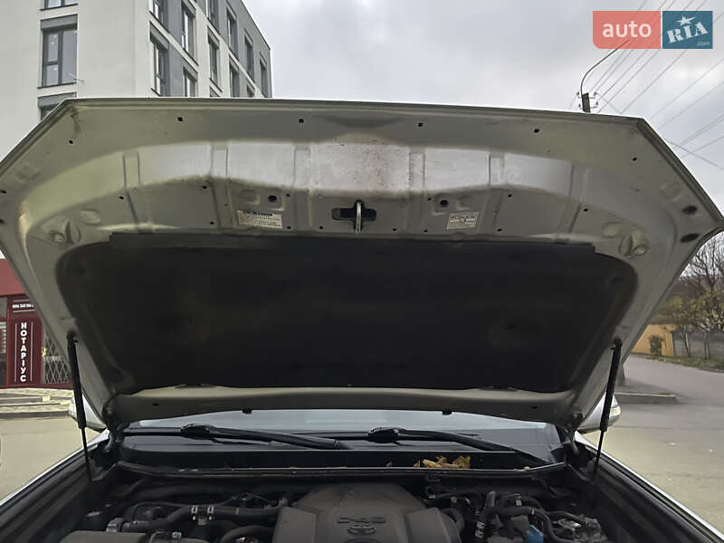 Позашляховик / Кросовер Toyota Land Cruiser Prado 2018 в Миронівці