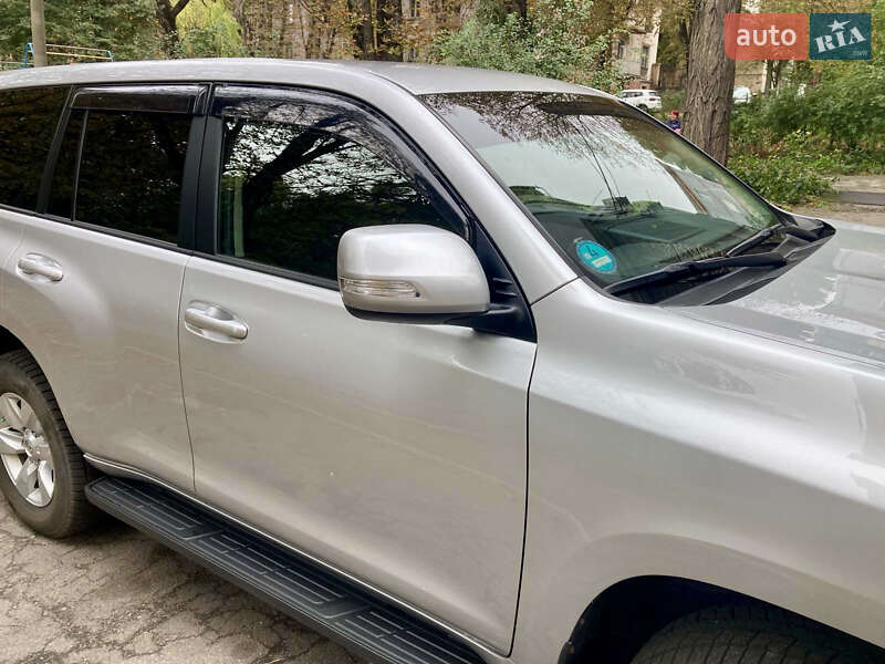 Позашляховик / Кросовер Toyota Land Cruiser Prado 2019 в Дніпрі