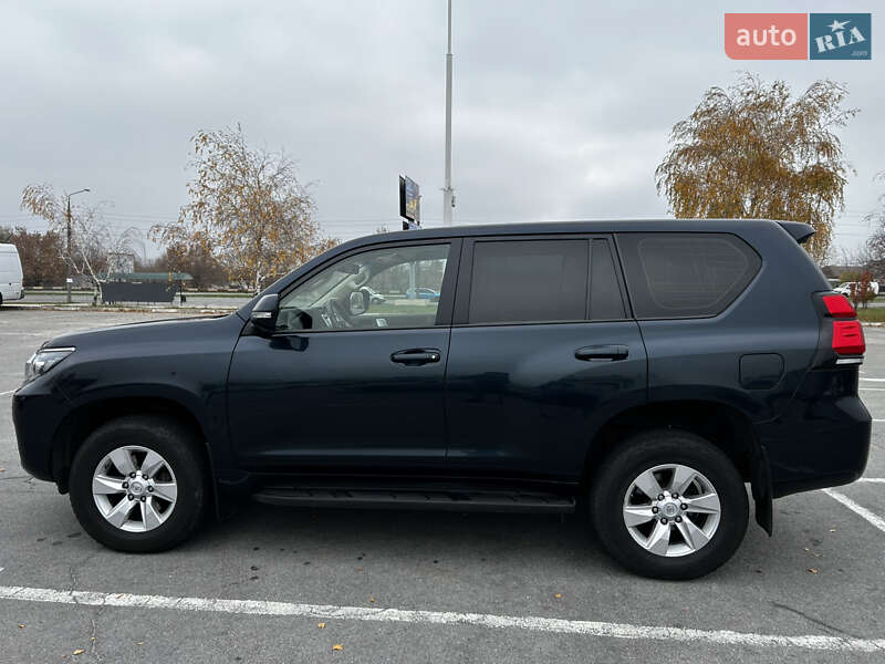 Внедорожник / Кроссовер Toyota Land Cruiser Prado 2018 в Запорожье