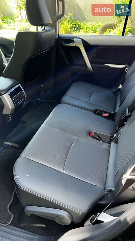 Внедорожник / Кроссовер Toyota Land Cruiser Prado 2023 в Киеве