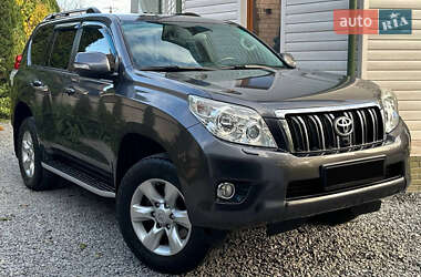 Позашляховик / Кросовер Toyota Land Cruiser Prado 2013 в Кельменцях