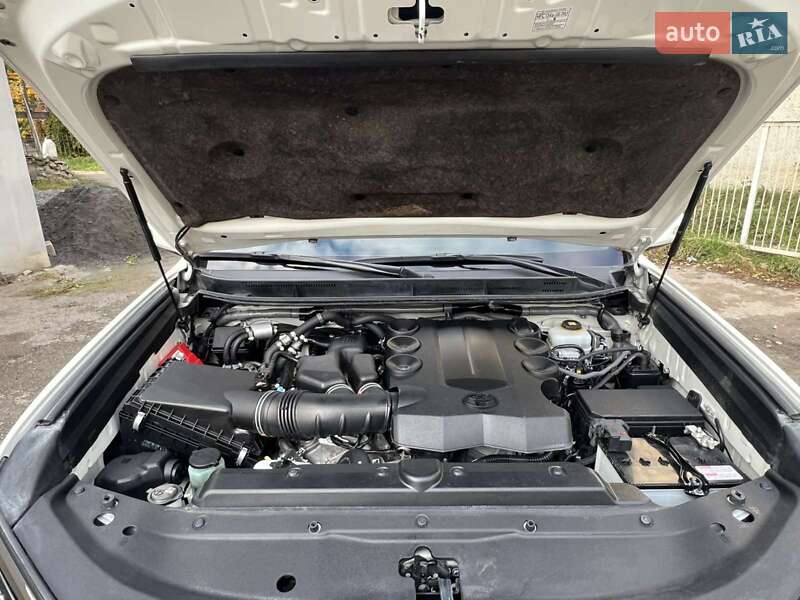 Внедорожник / Кроссовер Toyota Land Cruiser Prado 2019 в Тернополе