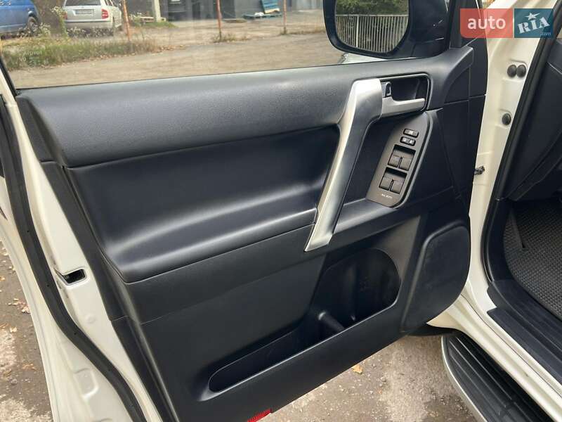 Внедорожник / Кроссовер Toyota Land Cruiser Prado 2019 в Тернополе