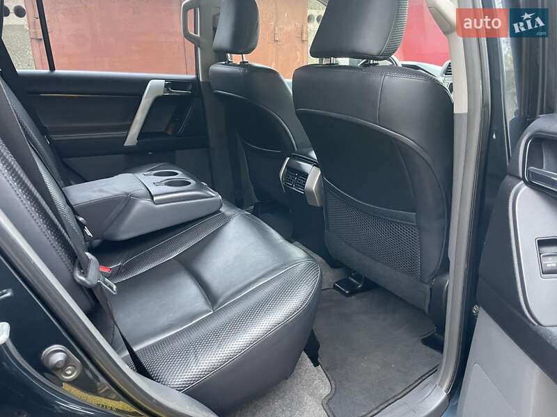 Внедорожник / Кроссовер Toyota Land Cruiser Prado 2011 в Киеве фото 16 Внедорожник / Кроссовер Toyota Land Cruiser Prado 2011 в Киеве