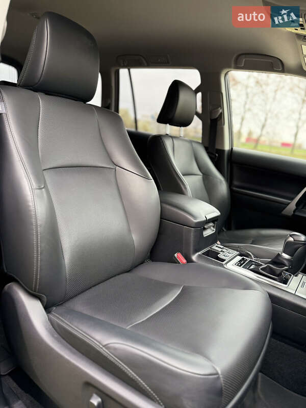 Внедорожник / Кроссовер Toyota Land Cruiser Prado 2019 в Киеве