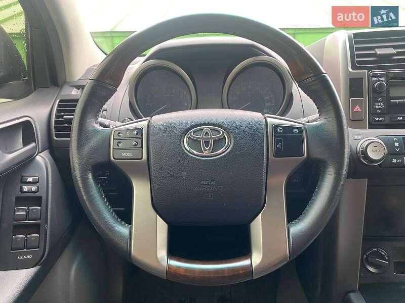 Внедорожник / Кроссовер Toyota Land Cruiser Prado 2010 в Киеве фото 19 Внедорожник / Кроссовер Toyota Land Cruiser Prado 2010 в Киеве