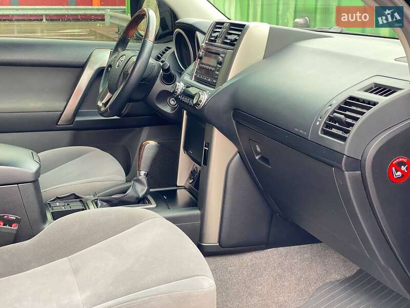 Внедорожник / Кроссовер Toyota Land Cruiser Prado 2010 в Киеве фото 20 Внедорожник / Кроссовер Toyota Land Cruiser Prado 2010 в Киеве