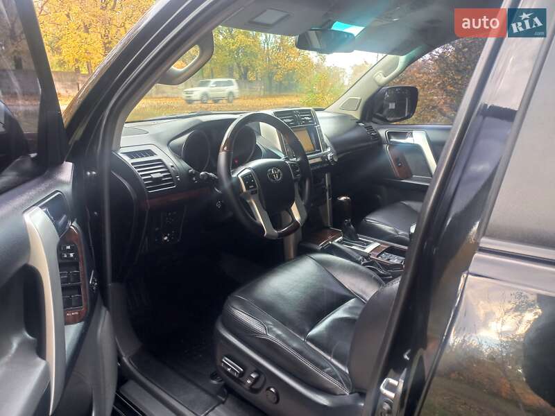 Внедорожник / Кроссовер Toyota Land Cruiser Prado 2010 в Полтаве