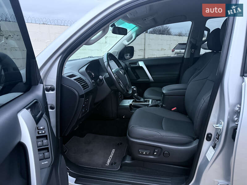 Внедорожник / Кроссовер Toyota Land Cruiser Prado 2021 в Днепре